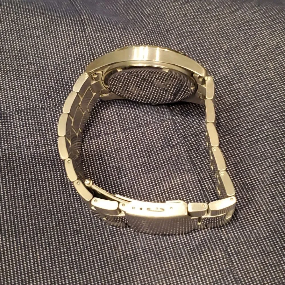 Vintage Guess Steel Multifunction Silver-Tone Mens Watch - Black Dial